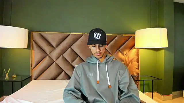 Marcus Jeron online show from September 28, 4:18 am