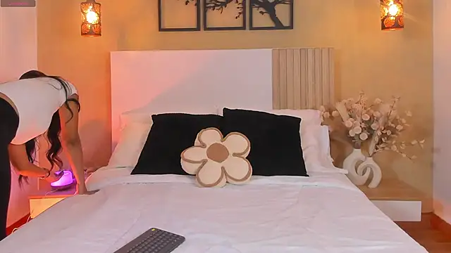 Camila Bustamante online show from October 10, 3:22 pm