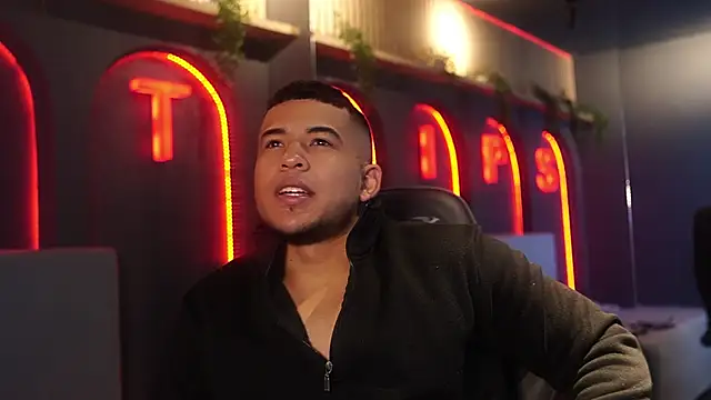 Thiago Valente online show from April 17, 2:09 pm