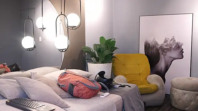 Ariaa Isabell online show from February 25, 6:50 pm