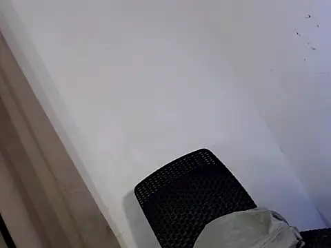 spicyhugecock online show from February 21, 10:44 pm