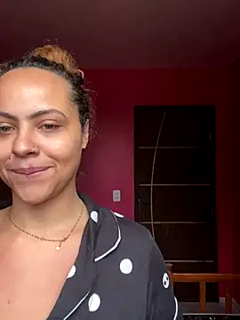 Snapshot of Chloe_Leaozinho chatting on October 7, 6:16 pm Chloe Leaozinho online show from October 7, 6:16 pm