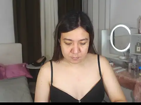 stellahugeX online show from February 24, 6:50 pm