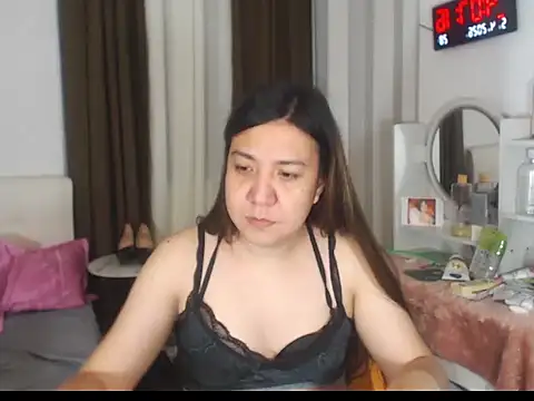 stellahugeX online show from April 4, 8:06 pm