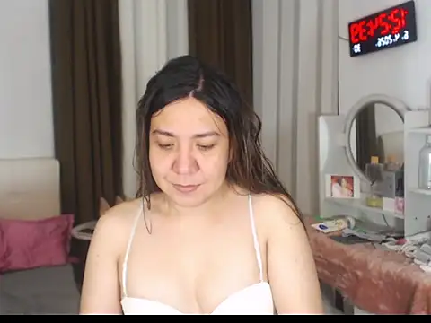 stellahugeX online show from April 5, 4:26 pm