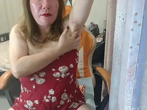 VerySexyCeline online show from April 20, 1:14 pm