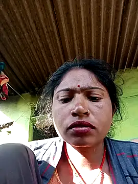 Snapshot of Payal-0143 chatting on December 5, 9:18 am Payal-0143 online show from December 5, 9:18 am