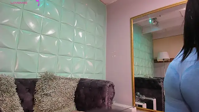 Snapshot of SailonTeen chatting on November 30, 1:59 pm SailonTeen online show from November 30, 1:59 pm