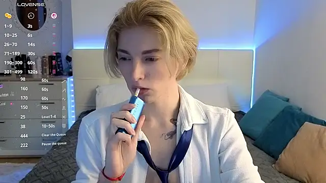 fiachand online show from February 26, 3:33 pm