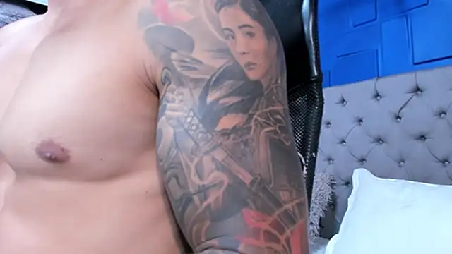 andres-clark92 online show from December 2, 5:30 pm