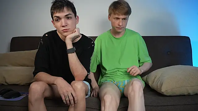 Snapshot of MattyandAiden chatting on December 4, 6:49 pm MattyandAiden online show from December 4, 6:49 pm