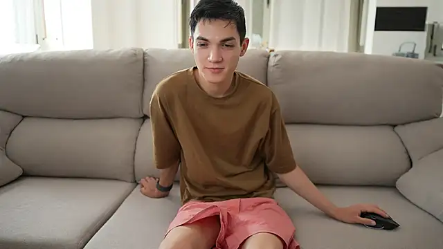 Snapshot of MattyandAiden chatting on May 24, 4:12 pm MattyandAiden online show from May 24, 4:12 pm