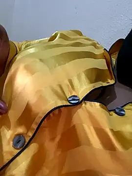 Snapshot of Nottella chatting on November 11, 11:49 pm Nottella online show from November 11, 11:49 pm