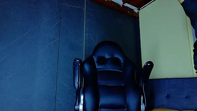 ALANNFERRER online show from April 24, 9:56 am