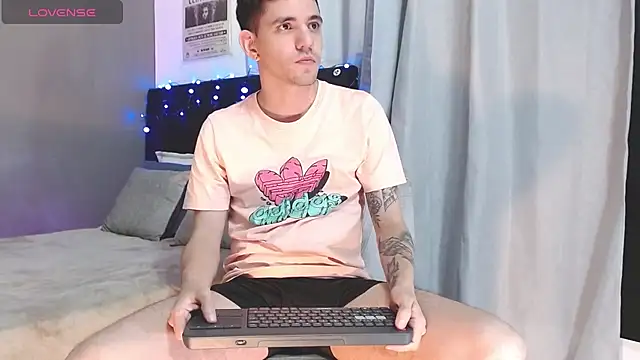 Matteo12  online show from November 17, 2:39 am