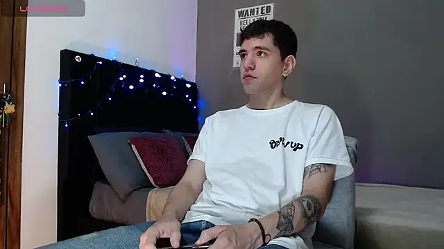 Matteo12  online show from December 3, 11:41 am