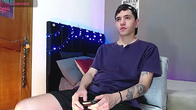 Matteo12  online show from December 4, 4:22 am