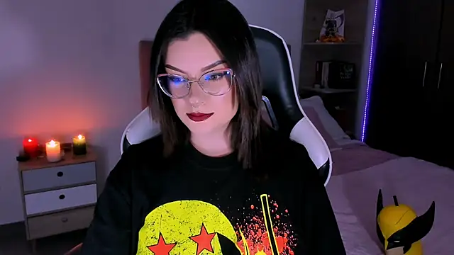 Snapshot of OphelianaRose33 chatting on October 21, 10:54 pm OphelianaRose33 online show from October 21, 10:54 pm