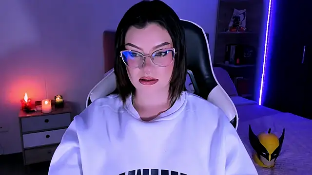 Snapshot of OphelianaRose33 chatting on October 27, 10:47 pm OphelianaRose33 online show from October 27, 10:47 pm