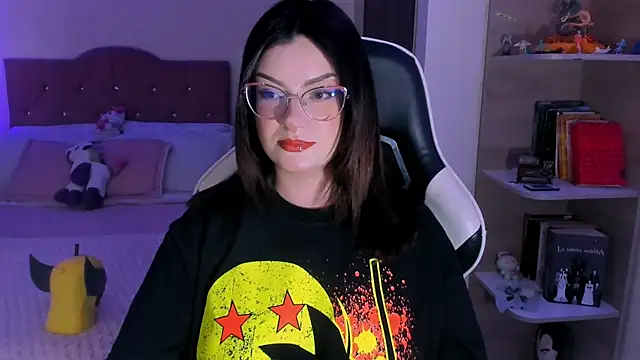 OphelianaRose33 online show from January 11, 8:47 pm