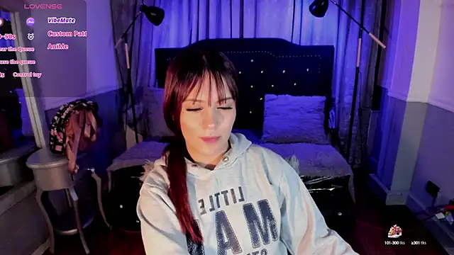 Snapshot of Jolie_price chatting on October 1, 2:50 am Jolie price online show from October 1, 2:50 am