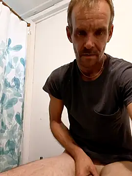 Hungwell1515 online show from November 15, 5:42 pm