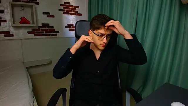 FelixStarkk online show from April 21, 4:19 am