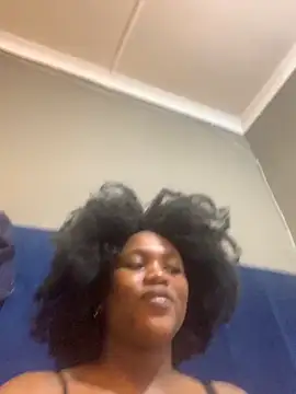 Snapshot of ItsMsBankss02 chatting on October 6, 4:37 pm ItsMsBankss02 online show from October 6, 4:37 pm