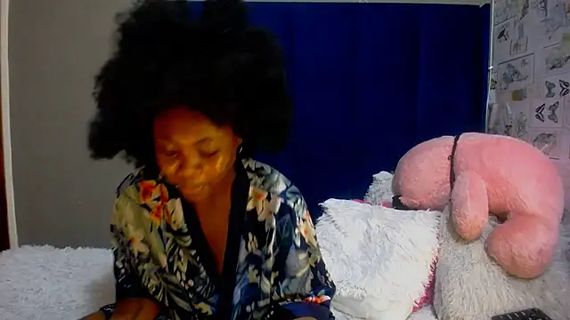 Snapshot of ItsMsBankss02 chatting on October 7, 12:13 pm ItsMsBankss02 online show from October 7, 12:13 pm