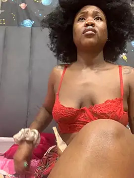 Snapshot of ItsMsBankss02 chatting on October 8, 10:29 pm ItsMsBankss02 online show from October 8, 10:29 pm