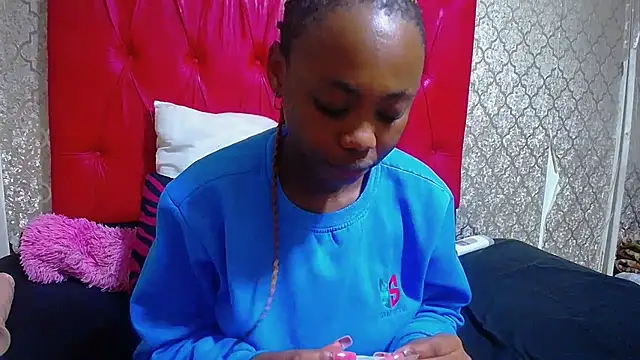 Snapshot of ItsMsBankss02 chatting on November 7, 7:25 pm ItsMsBankss02 online show from November 7, 7:25 pm