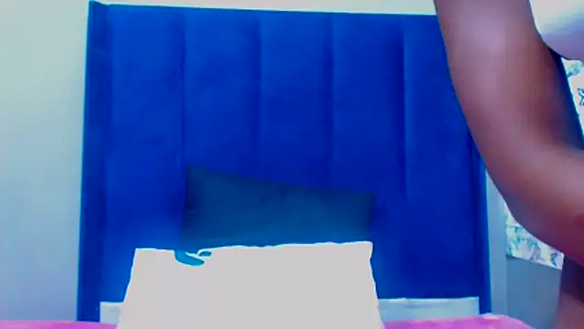 Snapshot of ItsMsBankss02 chatting on November 25, 8:09 pm ItsMsBankss02 online show from November 25, 8:09 pm