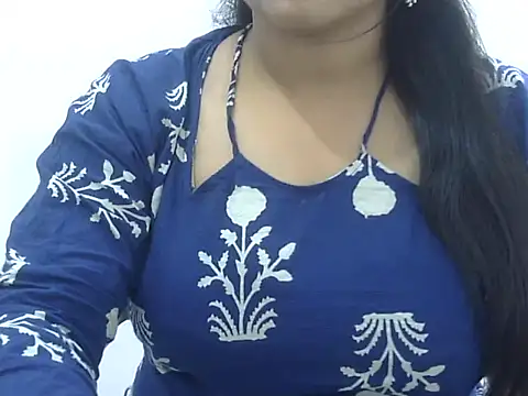LIYO  online show from June 3, 5:54 am