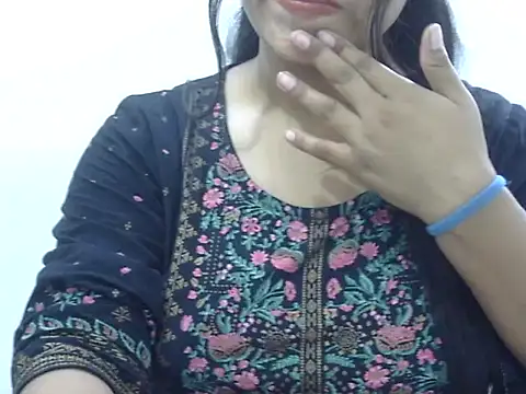 Snapshot of LIYO_ chatting on July 4, 8:09 am LIYO online show from July 4, 8:09 am
