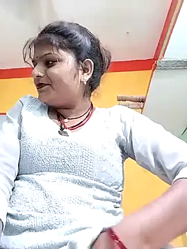 Hot mirchjii online show from October 16, 1:34 pm