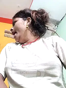 Hot mirchjii online show from October 28, 3:21 am