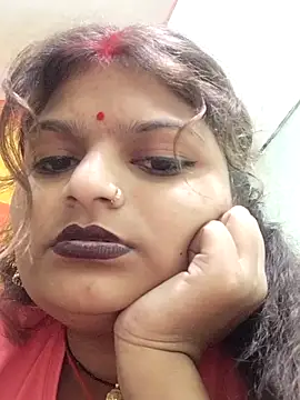 Hot mirchjii online show from October 28, 3:25 pm