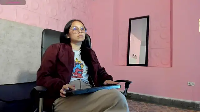 Snapshot of katalina07_1 chatting on April 30, 2:34 pm katalina07 1 online show from April 30, 2:34 pm