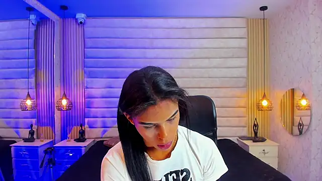 keytinthomson  online show from February 9, 7:18 pm