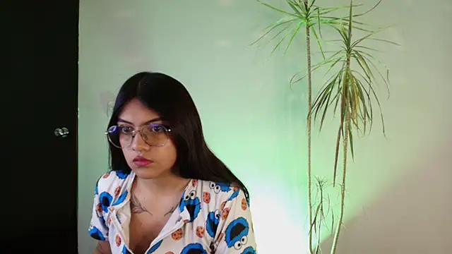 Snapshot of Lilith_and_Khloe chatting on September 16, 11:22 am Lilith and Khloe online show from September 16, 11:22 am