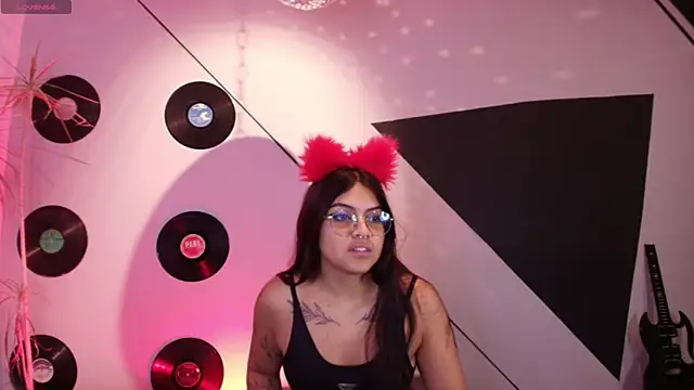 Snapshot of Lilith_and_Khloe chatting on September 24, 11:24 am Lilith and Khloe online show from September 24, 11:24 am