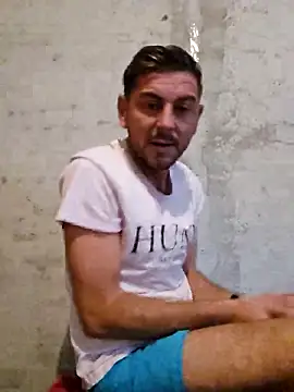 Alex-andru88 online show from November 18, 9:47 am