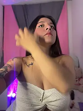 Snapshot of Linda_Bellucci chatting on July 27, 3:02 am Linda Bellucci online show from July 27, 3:02 am