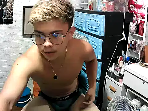 Pinoy slutcummer69 online show from December 18, 7:14 am