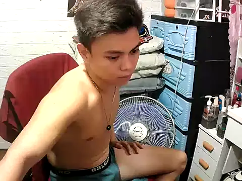 Snapshot of Pinoy_slutcummer69 chatting on May 14, 1:51 pm Pinoy slutcummer69 online show from May 14, 1:51 pm