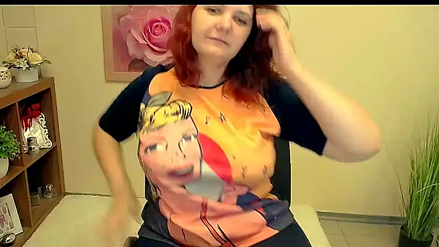 Snapshot of TwoBigSuns chatting on September 15, 12:49 pm TwoBigSuns online show from September 15, 12:49 pm