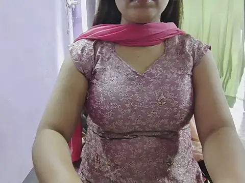 Naina 007 online show from September 22, 6:59 am