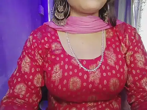 Naina 007 online show from October 10, 6:45 am