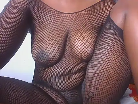 Snapshot of Linah97 chatting on October 15, 12:55 am Linah97 online show from October 15, 12:55 am