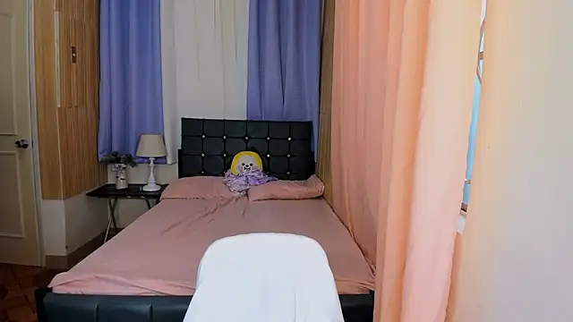 ameliamaureen online show from April 5, 2:31 am